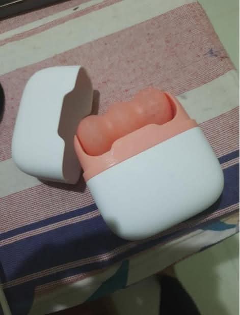 2 in 1 Upgraded Ice Roller For Face and Eyes, Neck and Body